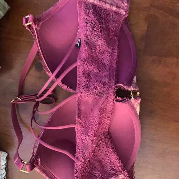 NWT Victoria’s Secret Double Padded Bombshell Bra - Picture 3 of 4